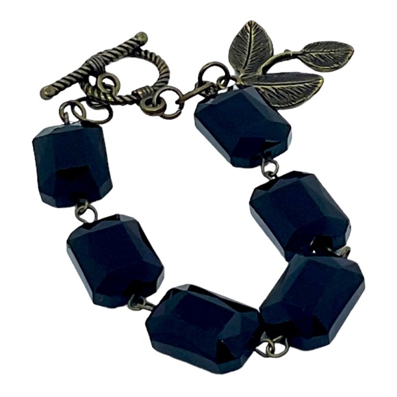 ✨2 for $25✨ Handmade bracelet black glass beads, bronze leaves, toggle closure - Picture 3 of 3